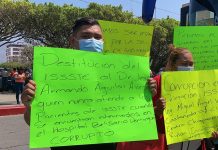 Se manifiestan afiliados del ISSSTE en Tuxtla Gutiérrez