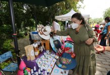 Nutrida asistencia en la décimo quinta edición Mercadito Las Tuxtlecas