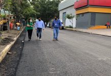 Supervisa Karla Burguete avances de obra vial en Las Torres