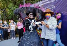 Realiza Secretaría para la Igualdad de las Mujeres concurso de disfraces con motivo a la celebración del 18º aniversario del Mercadito las Tuxtlecas