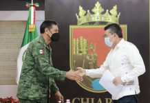 Presenta Rutilio Escandón al nuevo comandante de la VII Región Militar, Armando Montaño Ponce