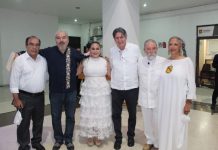 Entrega Carlos Morales reconocimiento al poeta chiapaneco Efraín Bartolomé