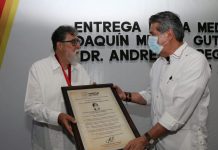 Otorga Ayuntamiento de Tuxtla Medalla Joaquín Miguel Gutiérrez a Andrés Fábregas Puig