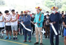 Inauguran Rutilio Escandón y Carlos Morales domo en la cancha de Plan de Ayala
