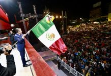 Con arenga ¡Muera la corrupción! y ¡Viva la justicia!, Rutilio Escandón da Grito de Independencia de México