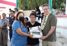 Carlos Morales entregó kits de instrumentación quirúrgica a médicos veterinarios altruistas dentro de las campañas de esterilización de perros y gatos.