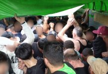 Localiza INM a 123 personas migrantes extranjeras en un camión tipo torton en Chiapas