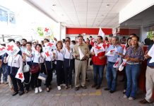 Carlos Morales Vázquez asiste al banderazo de salida de la nueva unidad de emergencia CHIS-258 de la Cruz Roja en Chiapas