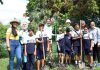 Carlos Morales Vázquez, en compañía de alumnos, realizó una jornada de reforestación en la Planta de Tratamiento de Aguas Residuales (PTAR) Tuchtlan