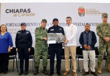 Entrega Rutilio Escandón vehículos, equipamiento, uniformes e incentivos a elementos de la SSyPC