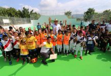 Carlos Morales promueve un Estilo de Vida Saludable, con nueva cancha de futbol rápido.