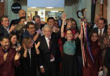 Atestigua Rutilio Escandón entrega de bastón de mando a Claudia Sheinbaum por el presidente AMLO