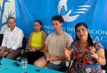 Granito de Arena A.C. Invita a función con causa