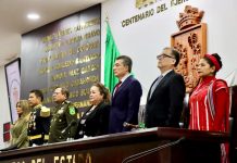 Rutilio Escandón devela letras doradas “2023, Año del Bicentenario del Heroico Colegio Militar”