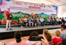 Rutilio Escandón entrega apoyos de Fomento Familiar a la Producción de Traspatio en Venustiano Carranza