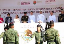 Junto al pueblo, Rutilio Escandón presencia desfile por 113 Aniversario del inicio de la Revolución Mexicana