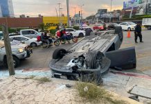 Mazda terminó llantas arriba frente a “la Coneja”