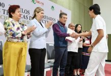 Rutilio Escandón entrega 700 títulos a egresadas y egresados de especialidades técnicas del Cecyte Chiapas