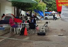 Trabajadores de la SE cumplen una semana en plantón