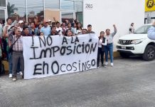 Se manifiestan morenistas en el IEPC por la designación del candidato a la alcaldía de Ocosingo