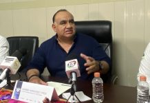 Sandro Hernández busca confrontan a docentes con administrativos