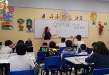 Imparten pláticas en escuelas de Tuxtla para prevenir delitos