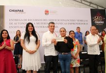 Entrega Rutilio Escandón recursos a chiapanecas emprendedoras en situación de vulnerabilidad
