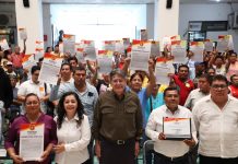 110 Familias Tuxtlecas Reciben Escrituras: Avances Históricos en la Regularización de la Tierra