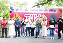 Una verdadera fiesta «Tux Bazar Juvenil», en el Puente de los Conejos: Angel Torres