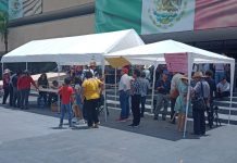 Jubilados se plantan frente al palacio de gobierno