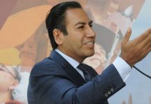 Eduardo Ramírez firma felicitación por la aprobación de la Reforma PJ