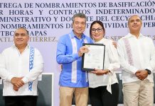 Entrega Rutilio Escandón basificación y contratos a personal del Cecyte Chiapas y Telebachillerato Comunitario
