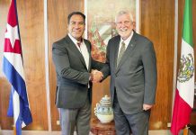 Eduardo Ramírez sostiene diálogo con Embajador de Cuba en México