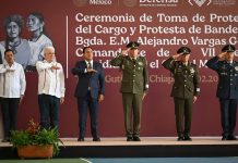 Atestigua Eduardo Ramírez toma de protesta de Alejandro Vargas González como comandante de la VII Región Militar