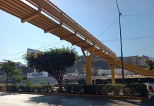 Retira láminas de puentes tras quejas ciudadanas en Tuxtla