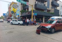 Un lesionado en choque en el parque de la marimba