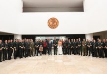 Eduardo Ramírez dicta conferencia en el Centro de Estudios Superiores Navales