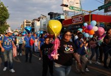 Se movilizan en Tuxtla para visibilizar el autismo