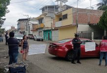 Bloquean calles en San Roque para exigir solución a CFE