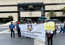 Burocratas de la SE exigen el pago del bono de Bienestar