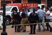 Encuentran a hombre sin vida en una jardinera del parque central de Tuxtla