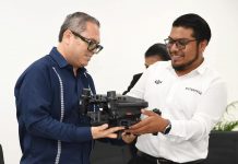 Dona la empresa HELIBOSS drones a la UNACH