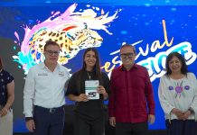 Paco Chacón entrega chips Conecta Chiapas en el Festival Ocelote de la UNACH