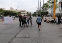 Normalistas bloquean el centro; exigen al gobierno liberar plazas docentes