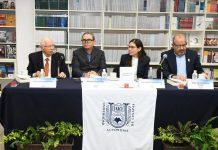 Rinden homenaje al jurista Jorge Martínez Hernández durante la FIL UNACH 2025