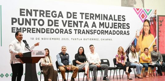 Eduardo Ramírez impulsa el empoderamiento económico de las chiapanecas con herramientas tecnológicas