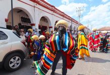 Piden respeto y preservación a la tradición de los Parachicos en la Fiesta Grande
