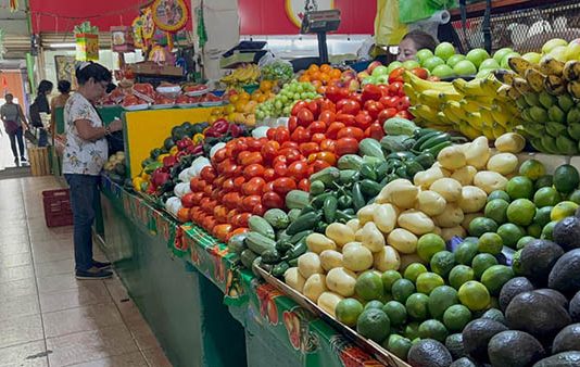 Jitomate y limón encarecen por sequía y heladas