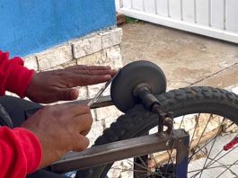 Afiladores resisten en Tuxtla: oficio tradicional enfrenta baja demanda y desconfianza