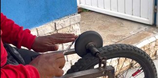 Afiladores resisten en Tuxtla: oficio tradicional enfrenta baja demanda y desconfianza